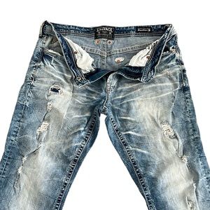 Buckle Salvage Jeans